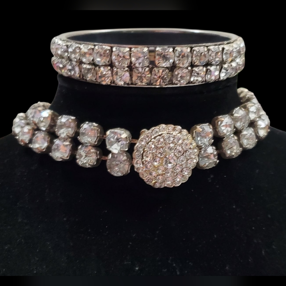 Vtg. Set Choker Necklace & Bangle Set